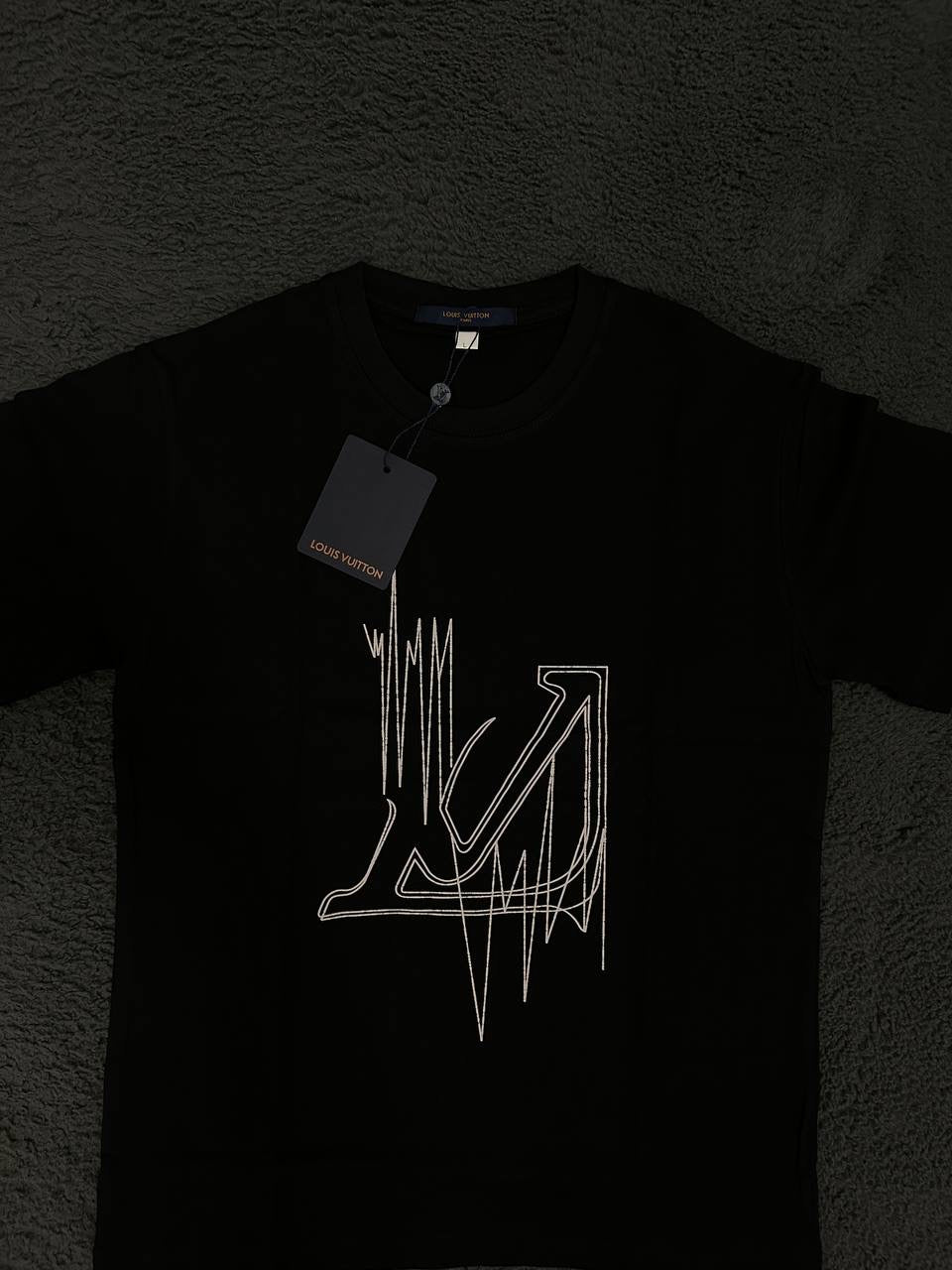 Tricou LV