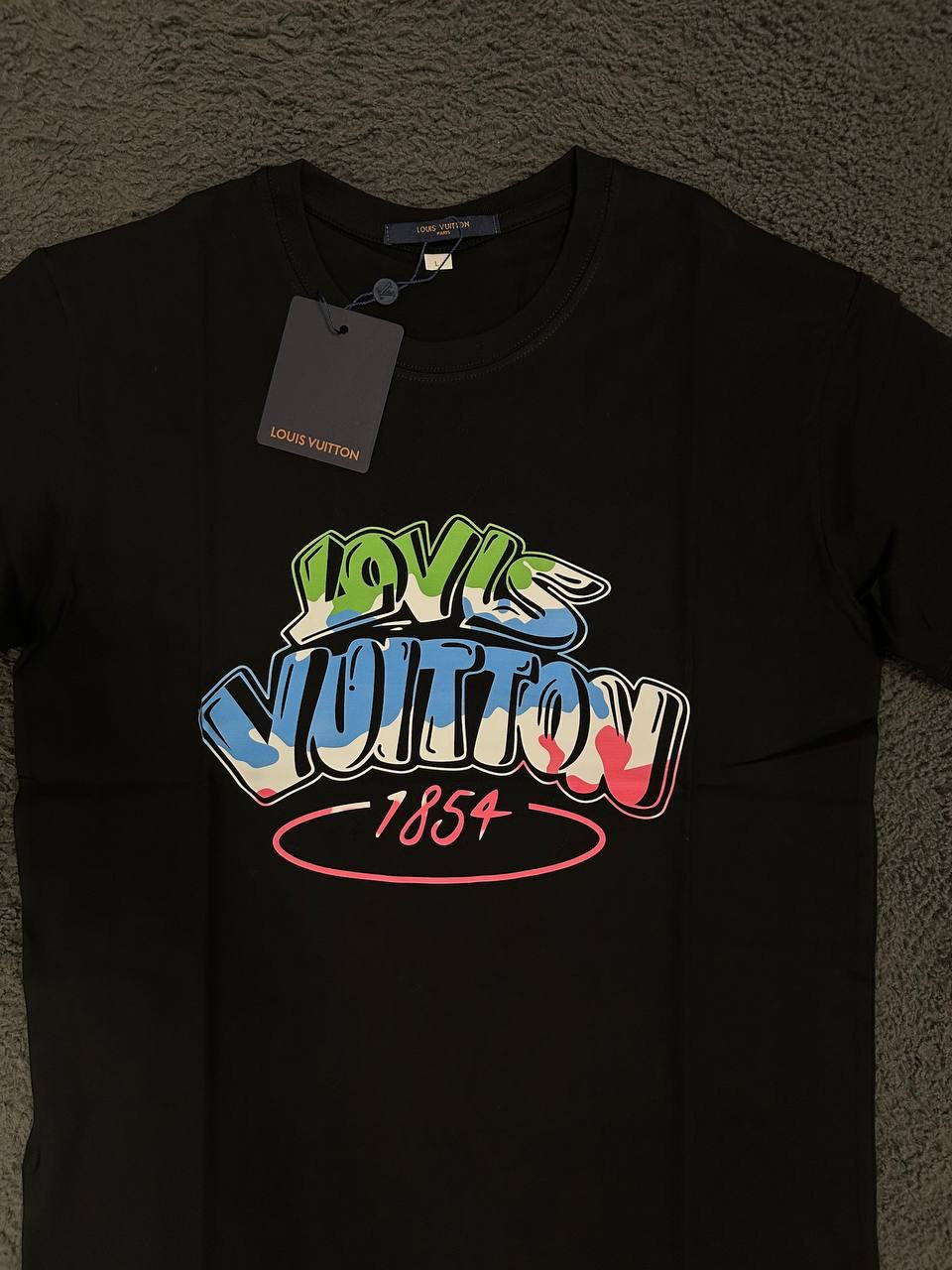 Tricou LV