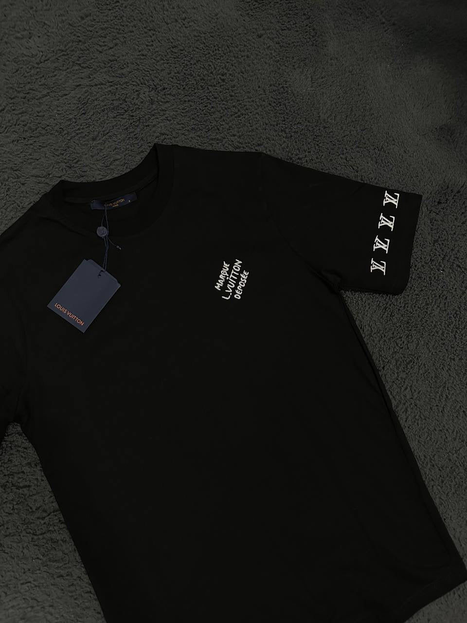 Tricou LV