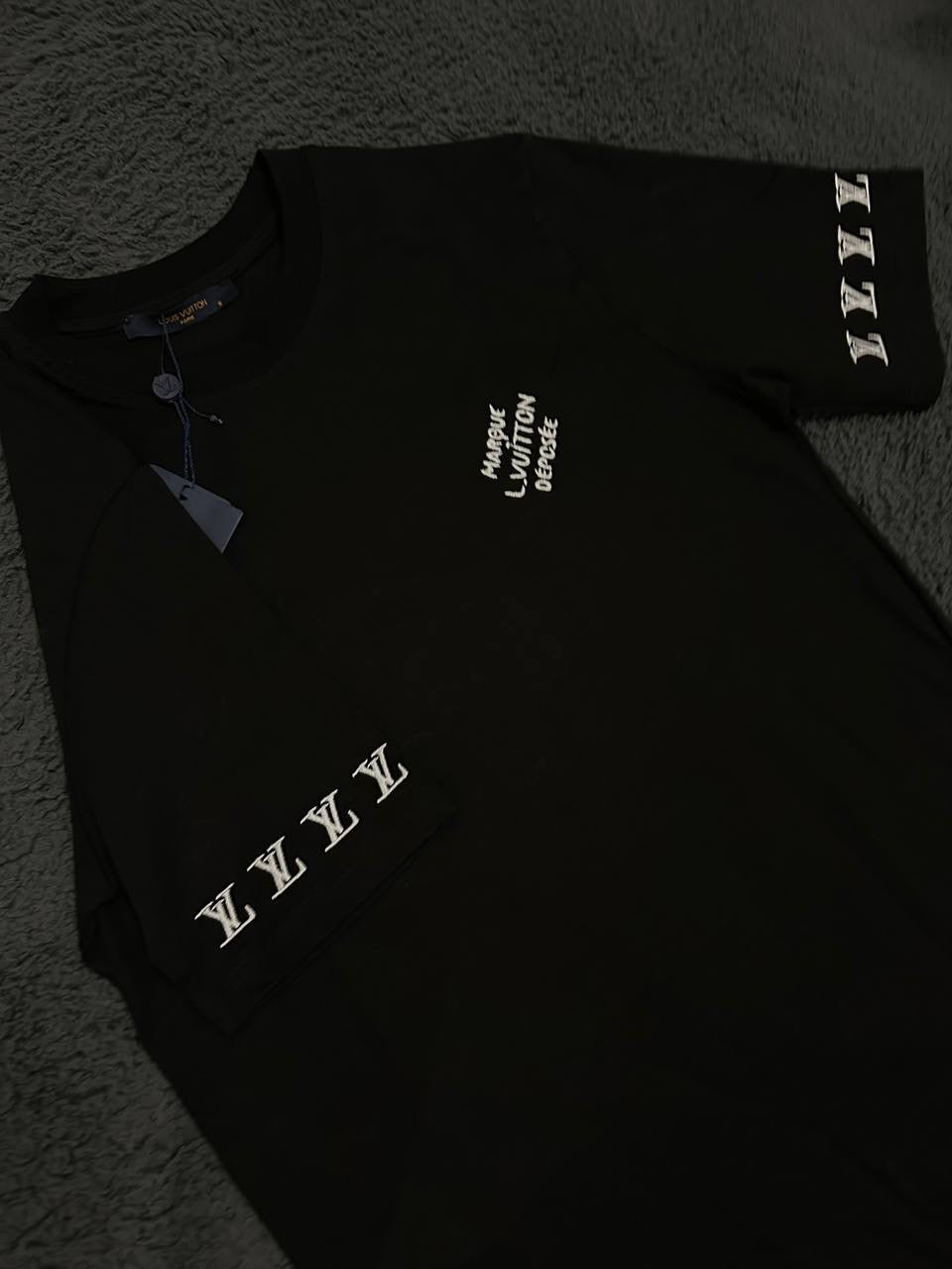 Tricou LV