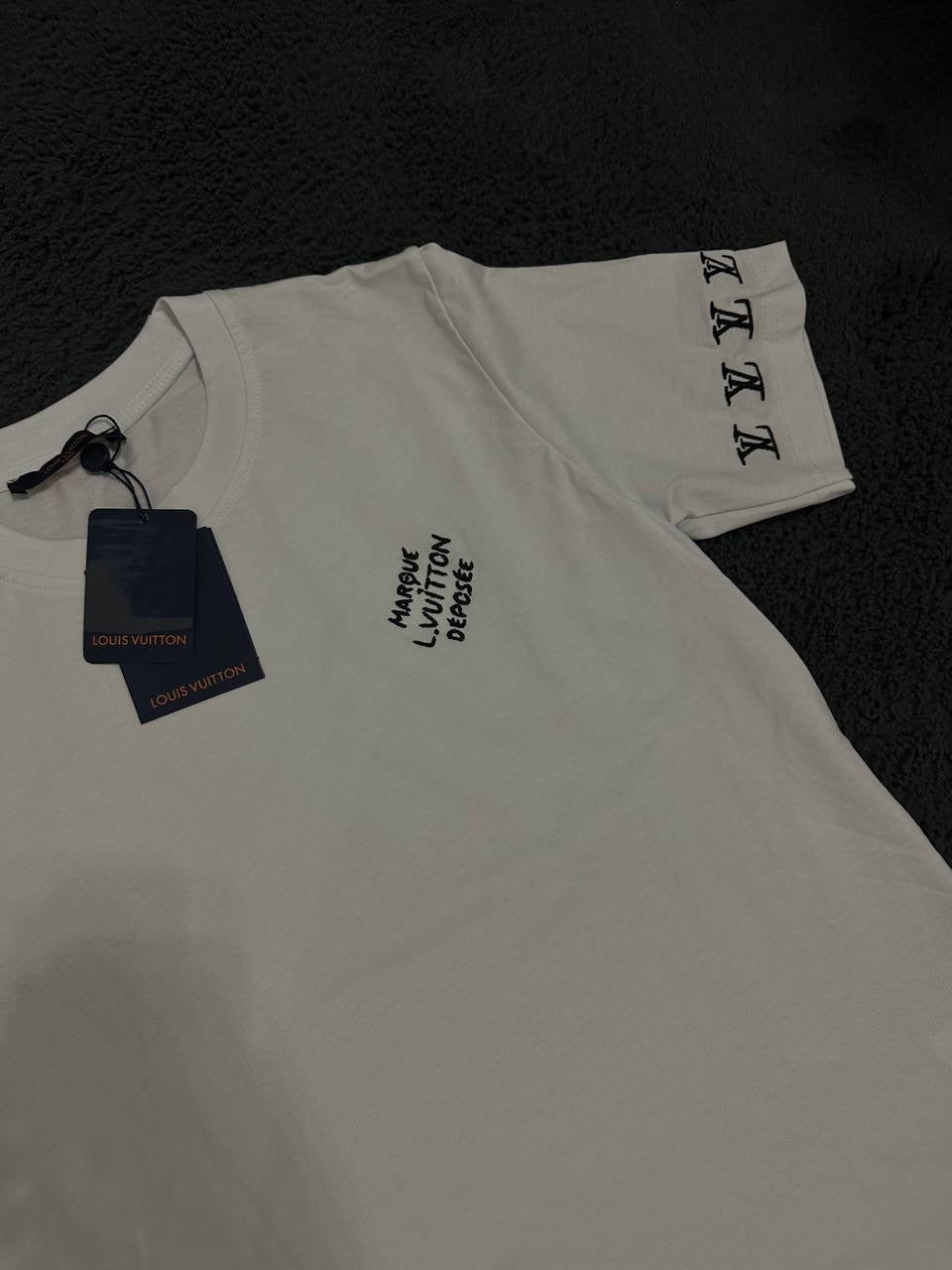 Tricou LV