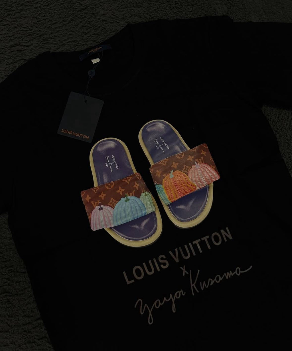 Tricou LV