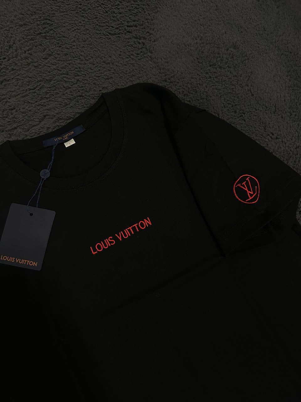 Tricou LV