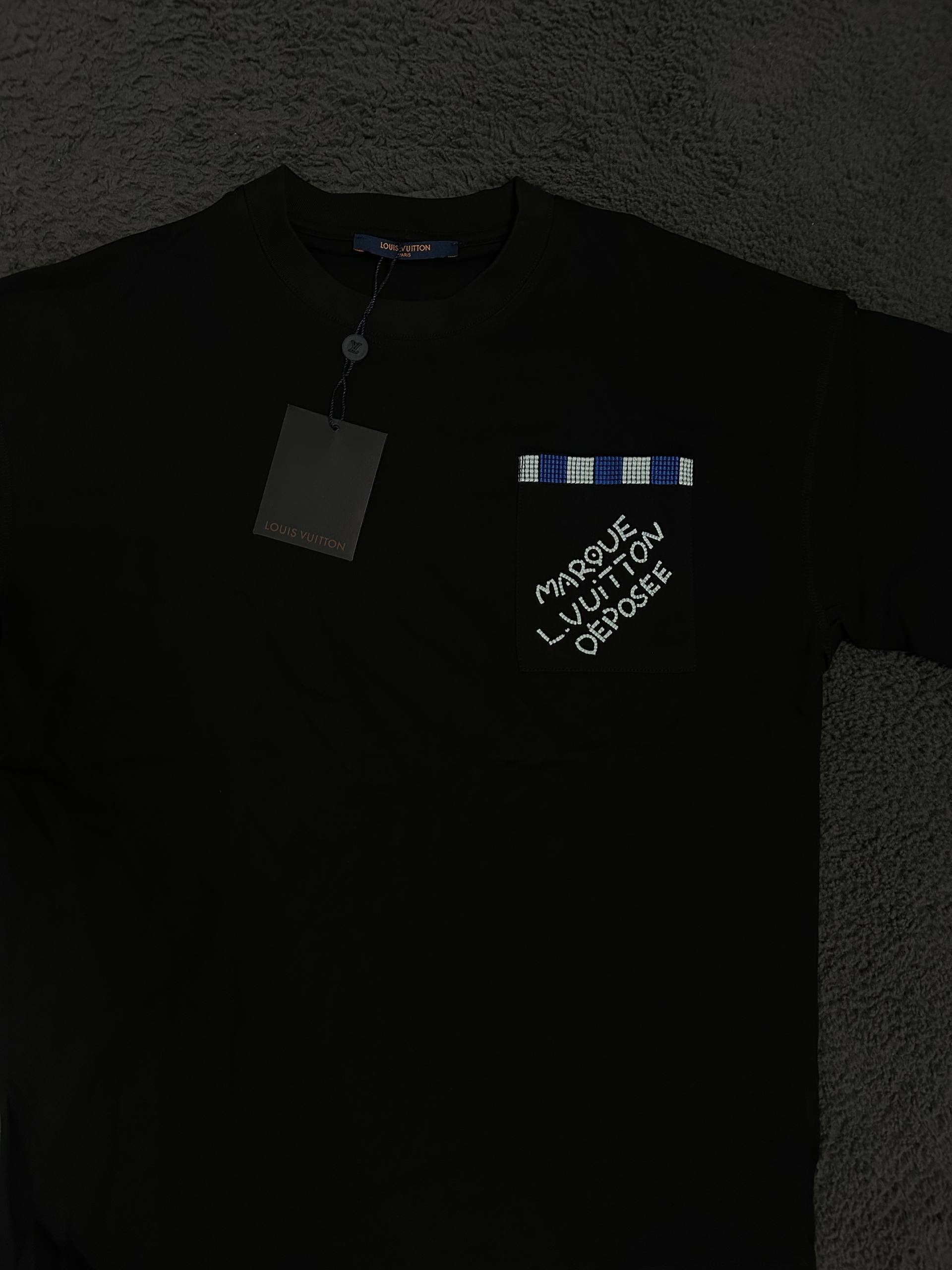 Tricou LV