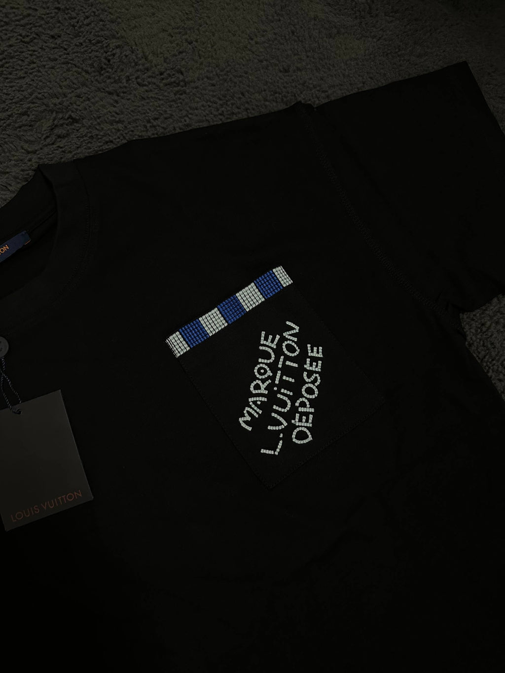 Tricou LV