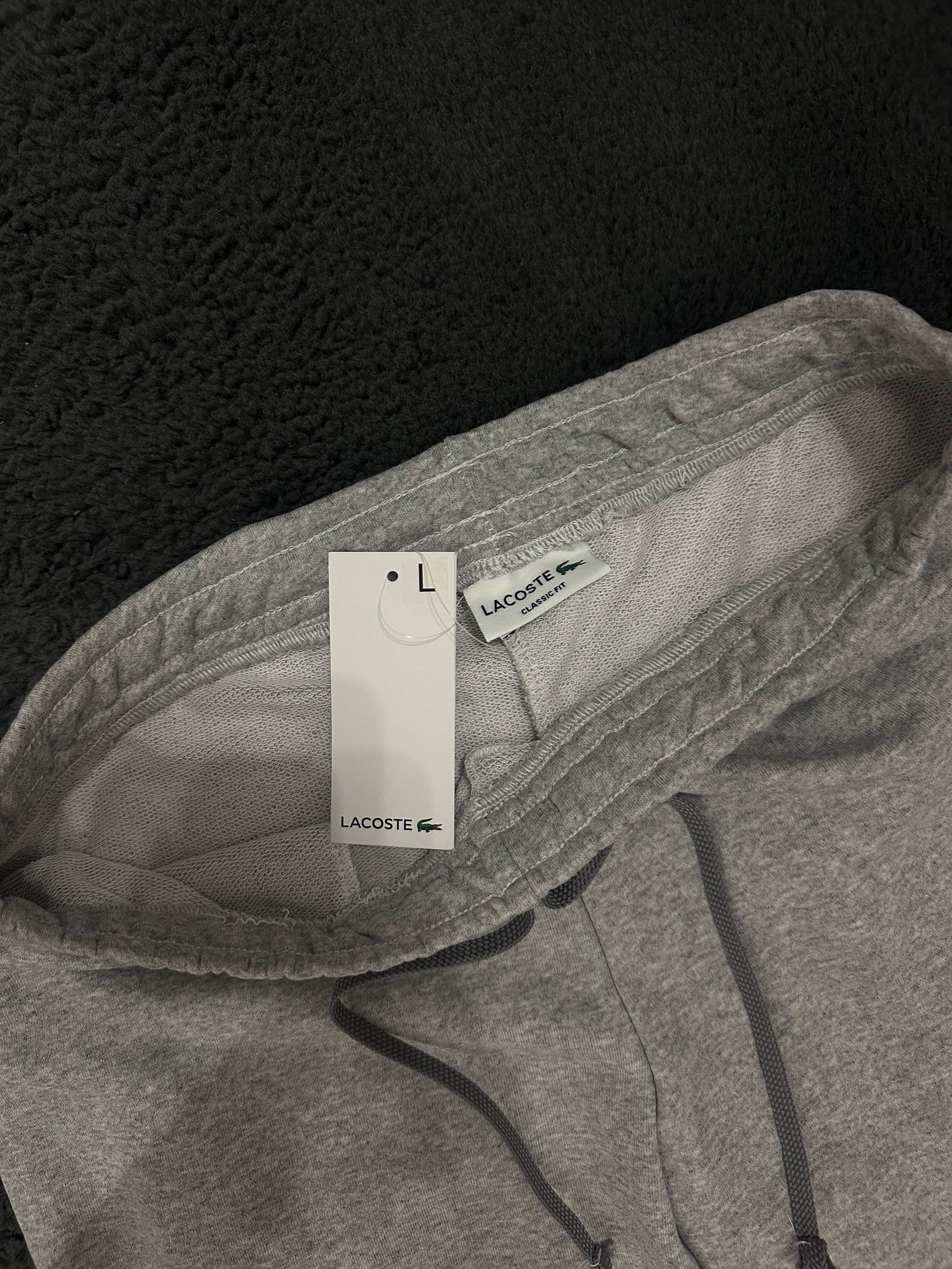 Sorti Lacoste