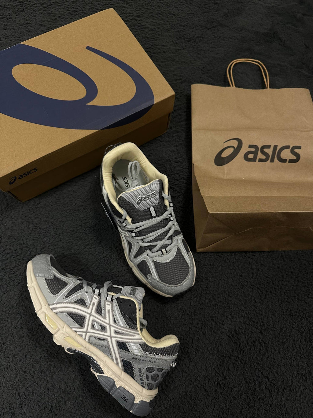 Încălțăminte ASICS