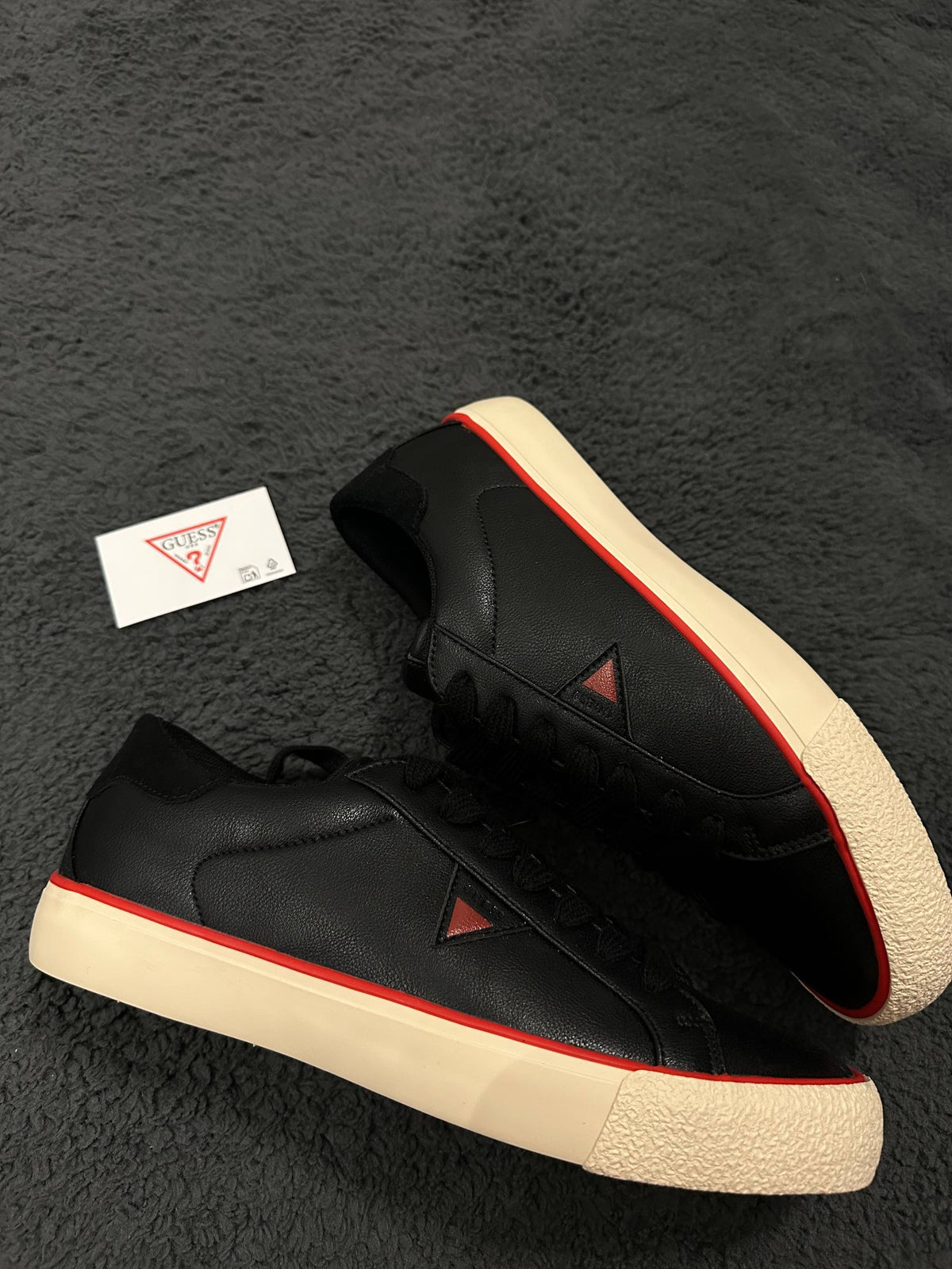 Încălțăminte Guess