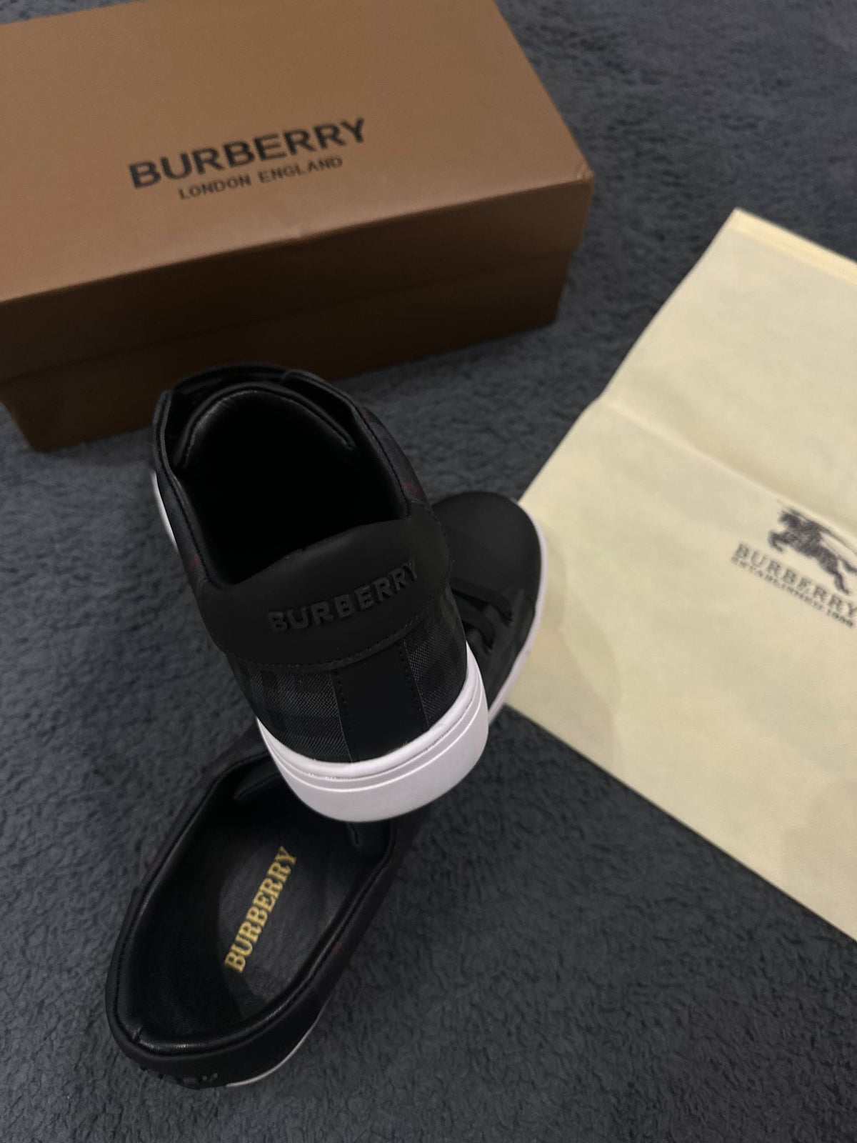 Încălțăminte Burberry