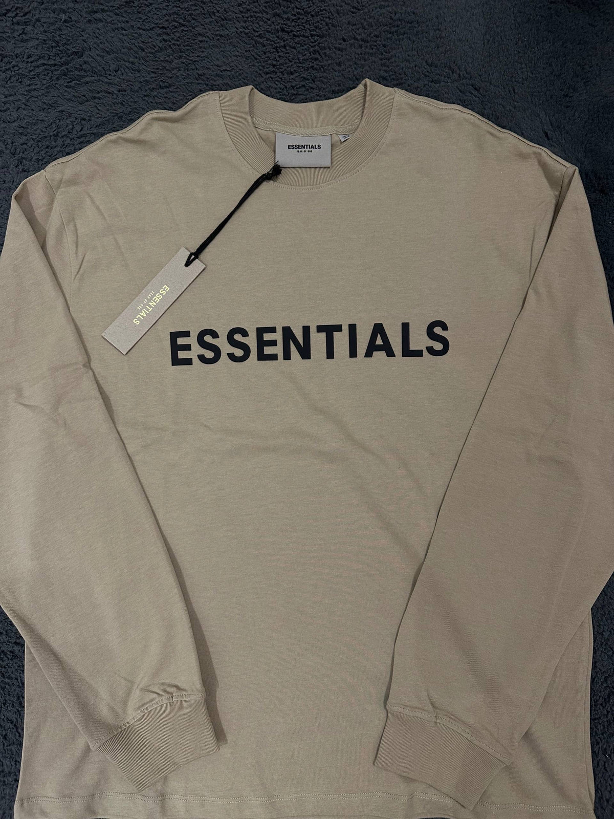 Pulover Essentials