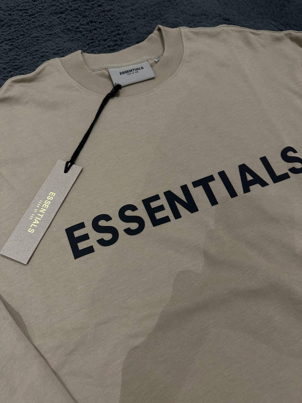 Pulover Essentials